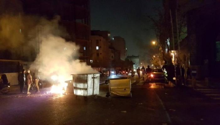 اعمال شغب بالشوارع الإيرانية