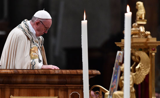 صور البابا فرانسيس يترأس قداس لصالح ضحايا حادث مارمينا بحلوان (6)