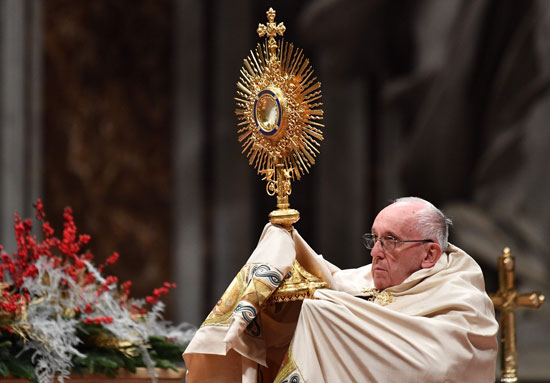 صور البابا فرانسيس يترأس قداس لصالح ضحايا حادث مارمينا بحلوان (11)
