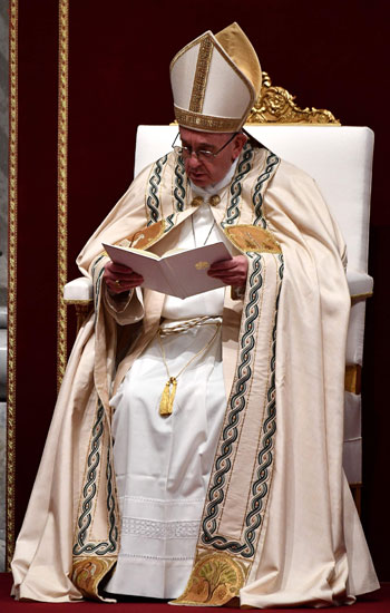 صور البابا فرانسيس يترأس قداس لصالح ضحايا حادث مارمينا بحلوان (2)