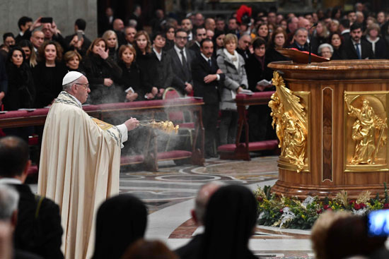 صور البابا فرانسيس يترأس قداس لصالح ضحايا حادث مارمينا بحلوان (1)