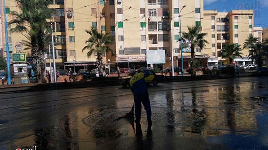             إغلاق الموانئ البحرية في شرم الشيخ والإسكندرية لسوء الأحوال الجوية
