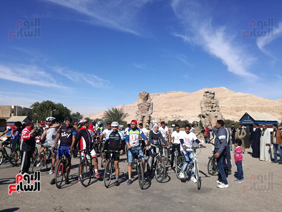  ماراثون الدراجات أمام معالم الأقصر الفرعونية