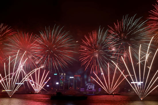 اطلاق الالعاب النارية فى هونج كونج بالتزامن مع احتفالات الكريسماس