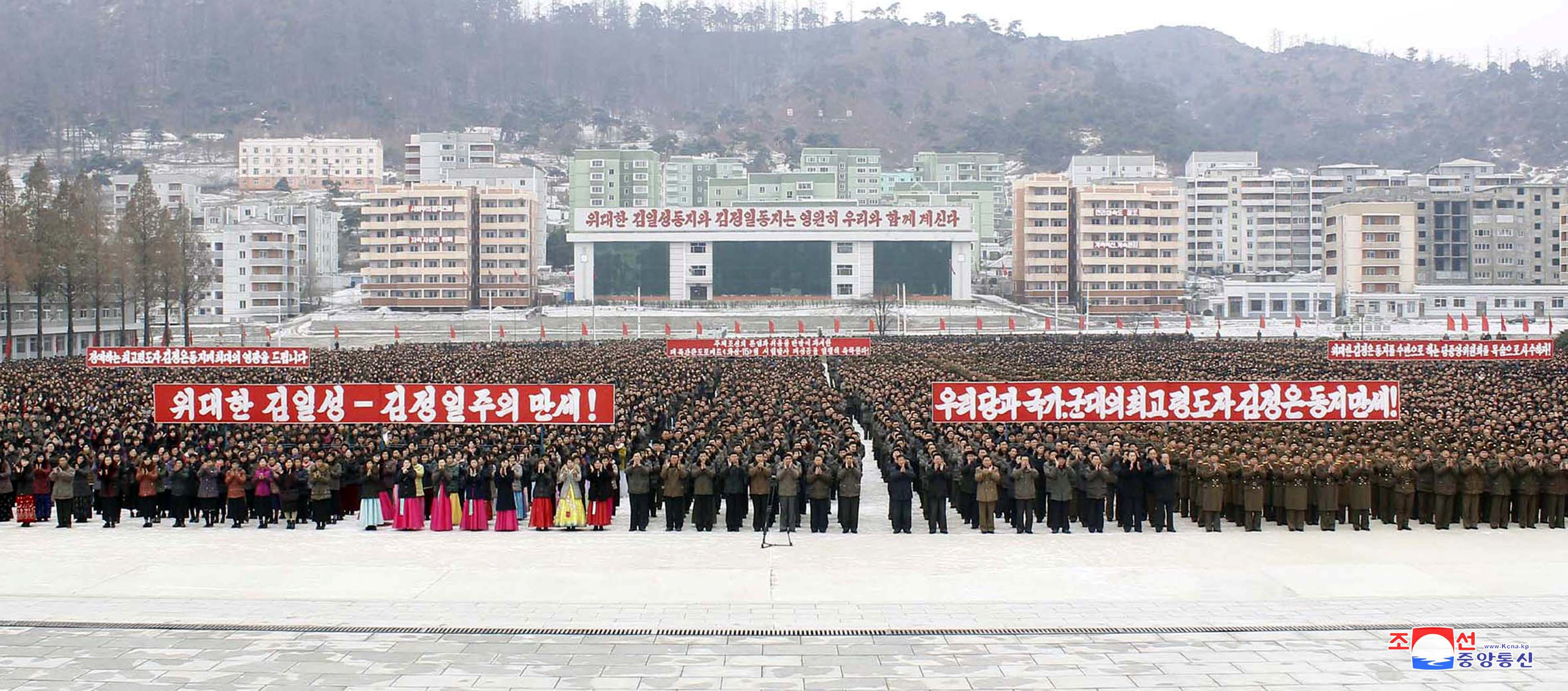 شعب كوريا الشمالية يحتفل بالتقدم الصاروخى