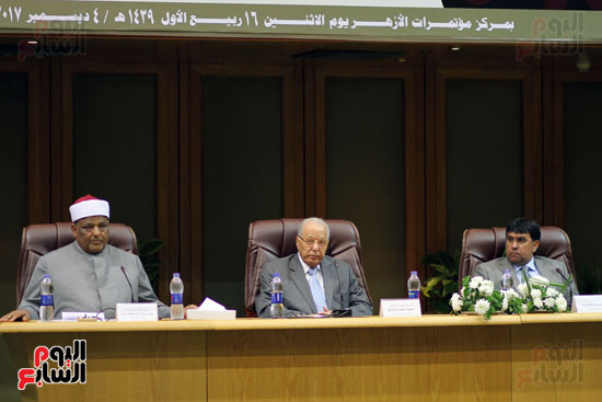 صور مؤتمر يعقده الأزهر بمشاركة جامعة الدول العربي (8)
