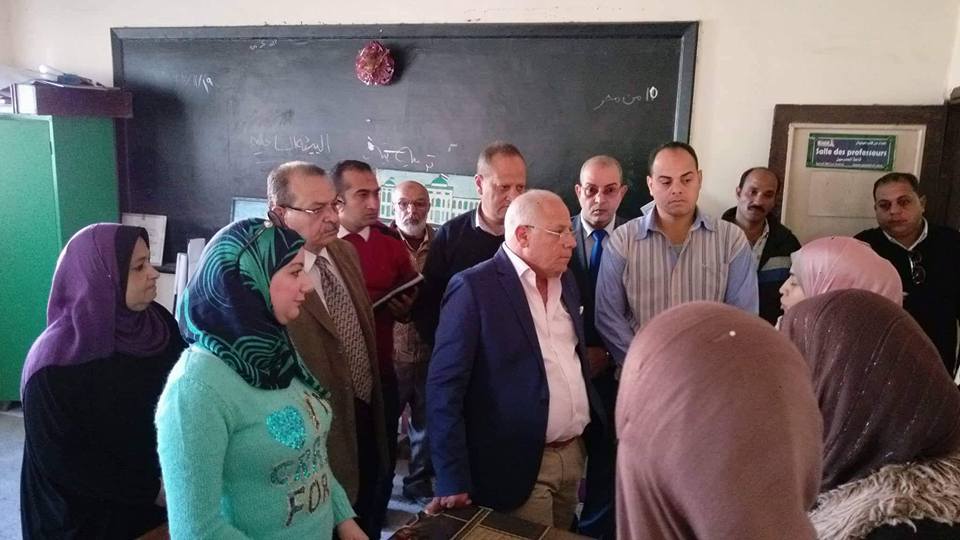 محافظ بورسعيد فى زيارة مفاجئة للمدارس