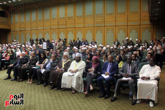 صور مؤتمر يعقده الأزهر بمشاركة جامعة الدول العربي (10)