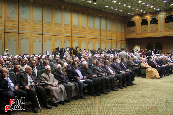 صور مؤتمر يعقده الأزهر بمشاركة جامعة الدول العربي (12)