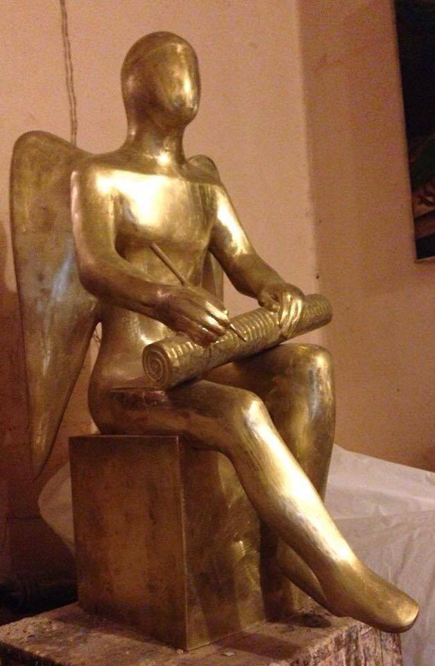 تمثال من اعمال الفنان سليم عبده