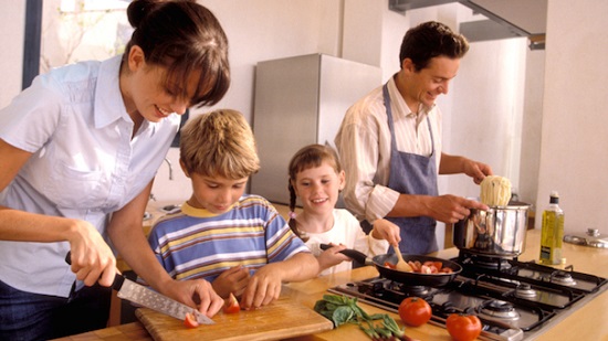 family-cooking-78627610-small