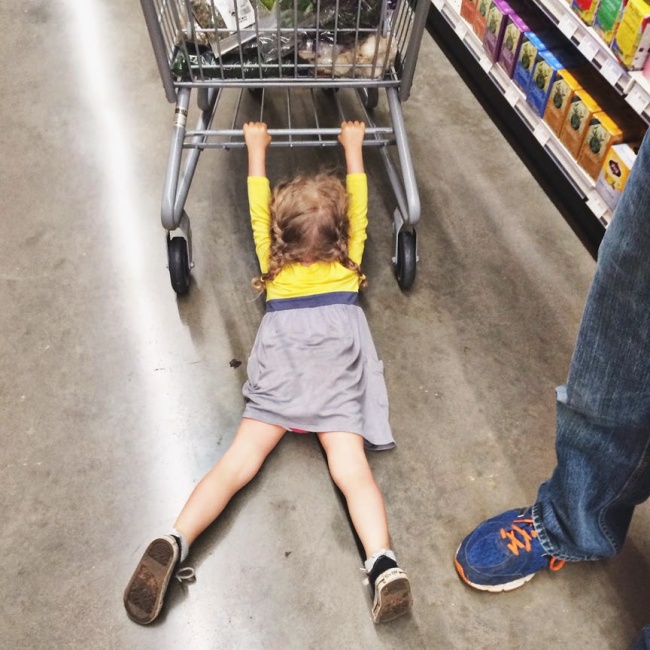 الأطفال أثناء التسوق (13)