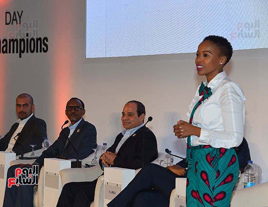 صور  السيسى فى جلسة تعزيز ريادة الأعمال بأفريقيا (4)