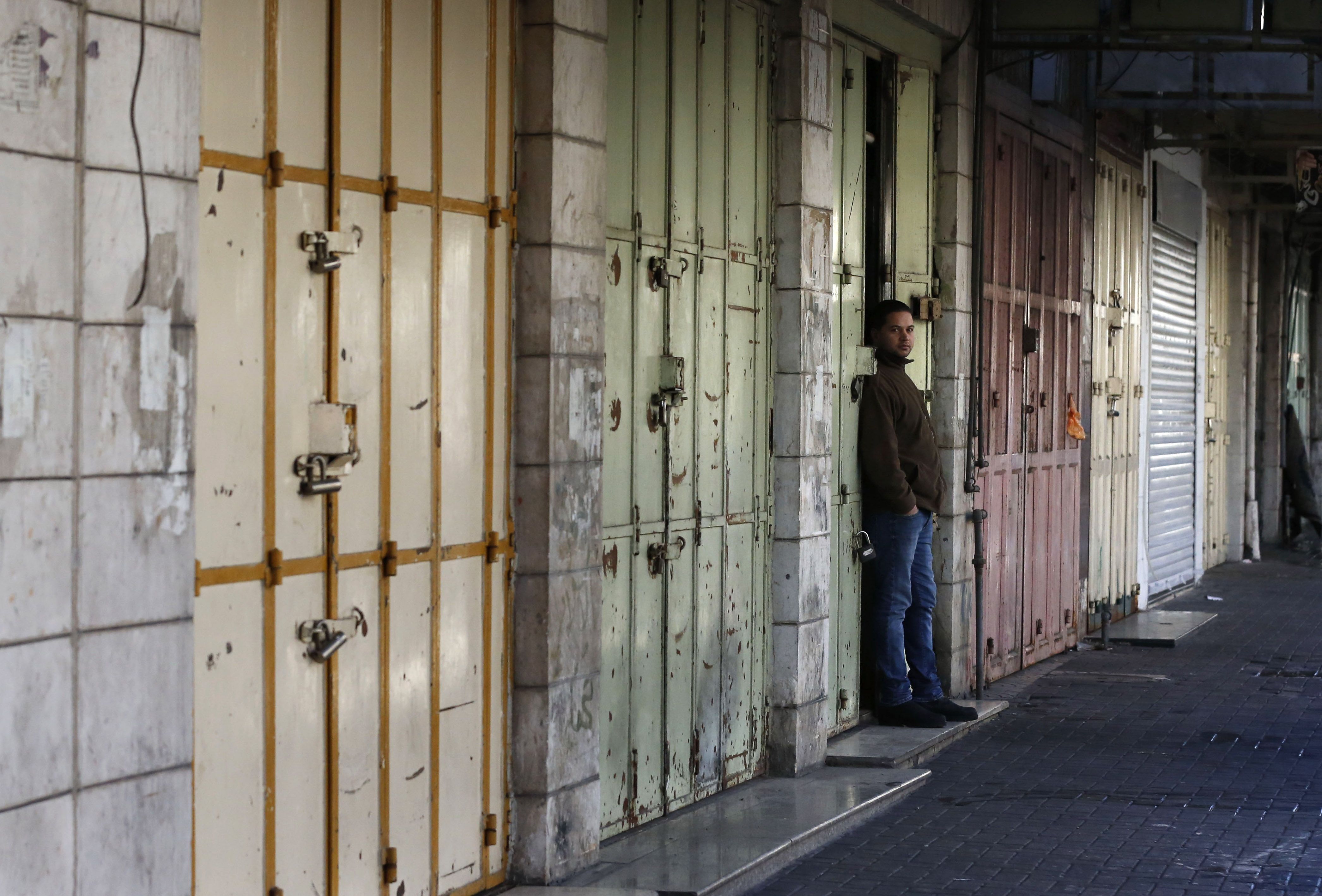 المحال التجارية تغلق ابوابها فى القدس استجابة للاضراب العام