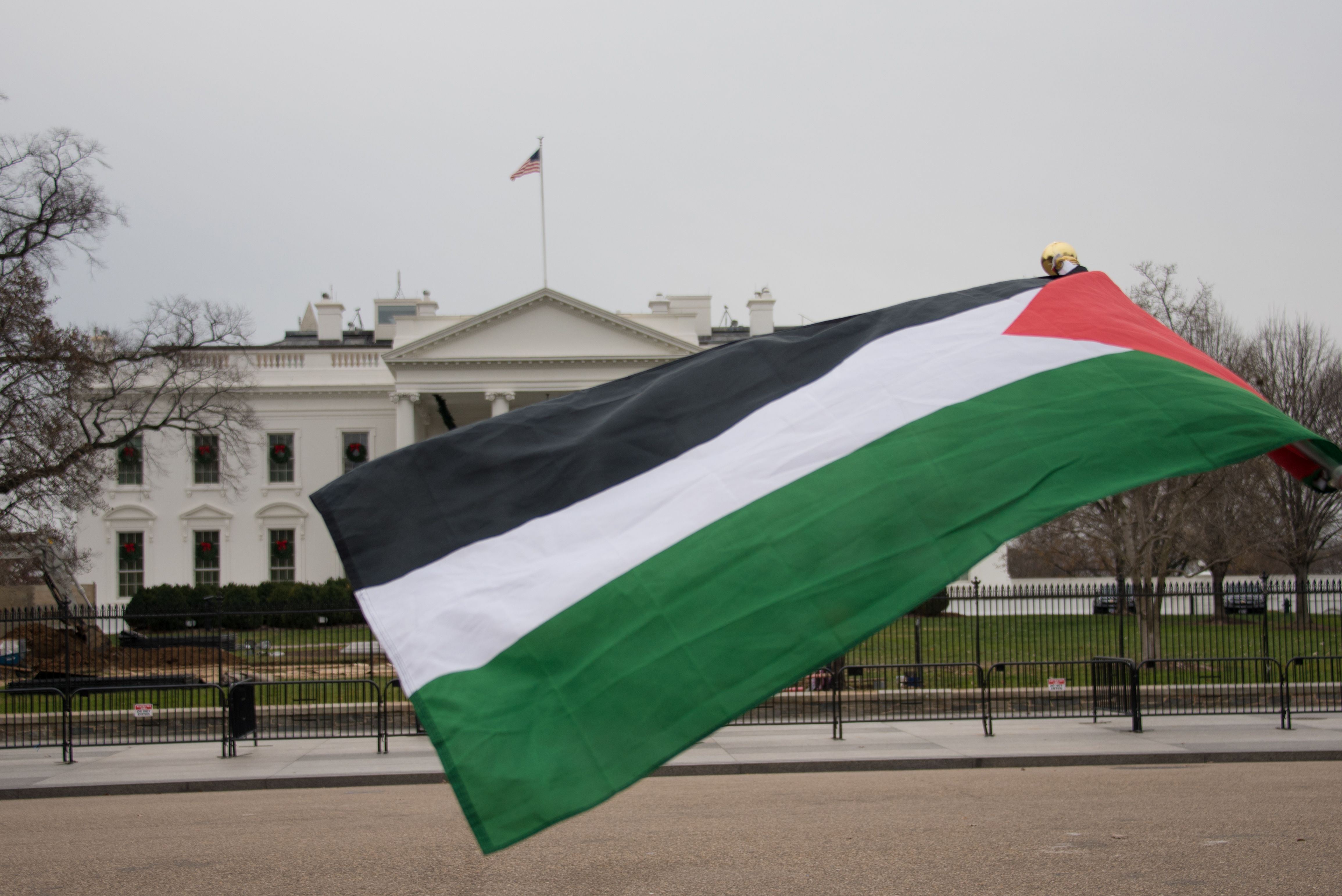 علم فلسطين أمام البيت الأبيض