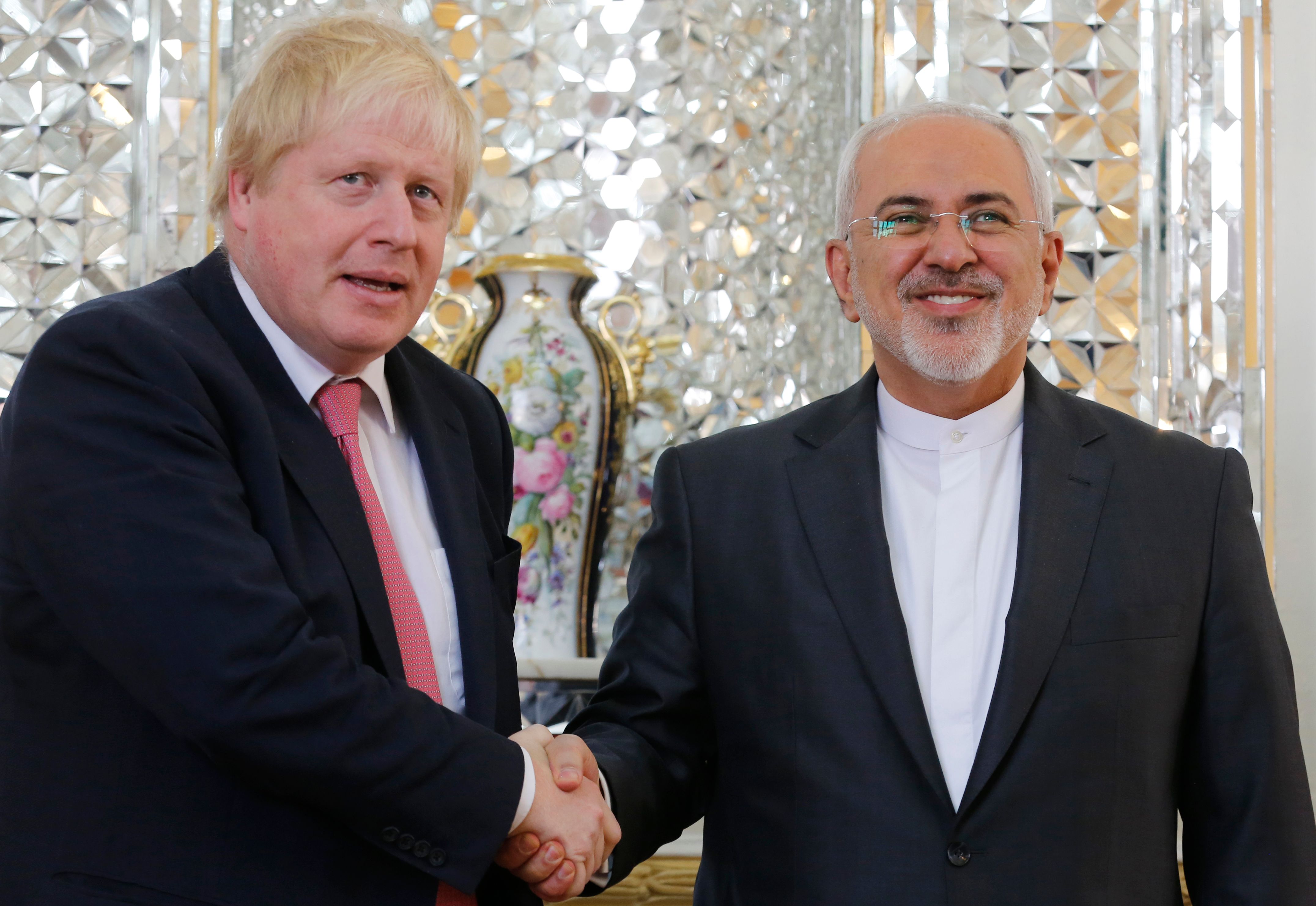 وزير الخارجية البريطانى يلتقى نظيره الإيرانى فى طهران