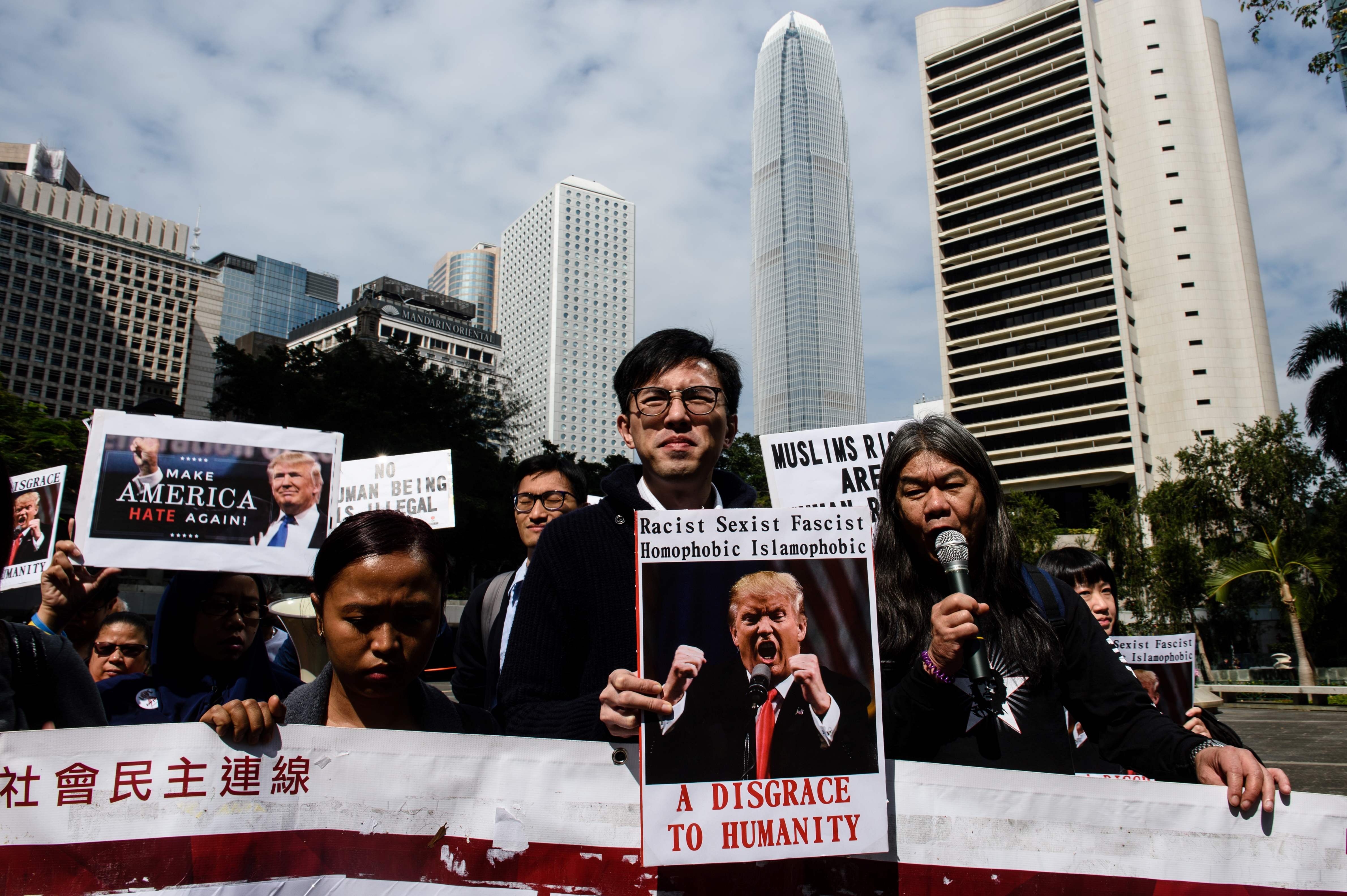 مظاهرات فى هونج كونج لرفض قرار ترامب بحظر سفر مواطنو 7 دول مسلمة