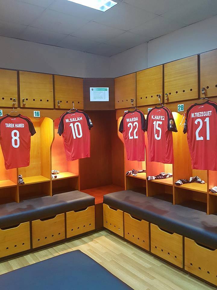 غرفة ملابس المنتخب قبل مباراة بوركينا فاسو  1