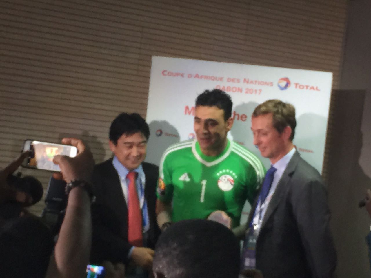 الحضري رجل المباراة 1