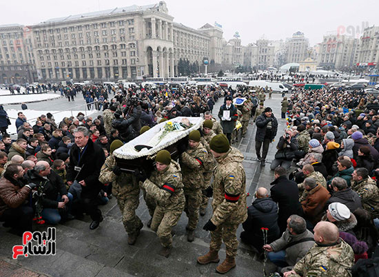 تشييع جنازة الجنود الأوكرانيين ضحايا القتال مع الانفصاليين شرق أوكرانيا