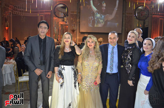 صافيناز وبوسى تشعلان حفل زفاف ابن شقيقة الإعلامية سهير شلبى (36)
