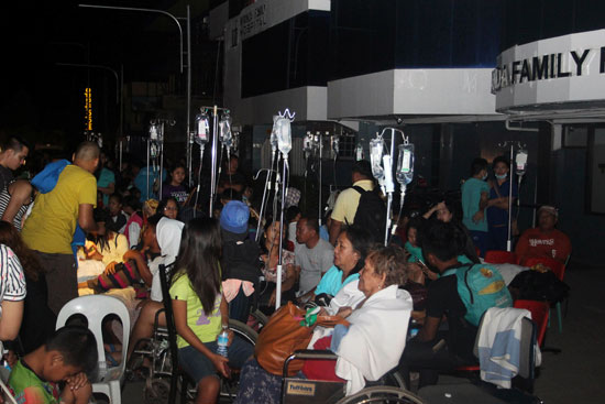 عدد من المصابين داخل احدى مستشفيات الفلبين