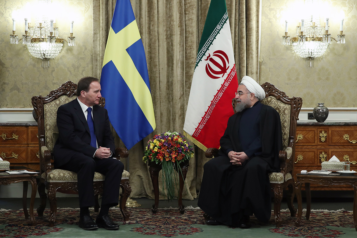محادثات بين الرئيس الإيرانى ورئيس الوزراء السويدى فى طهران