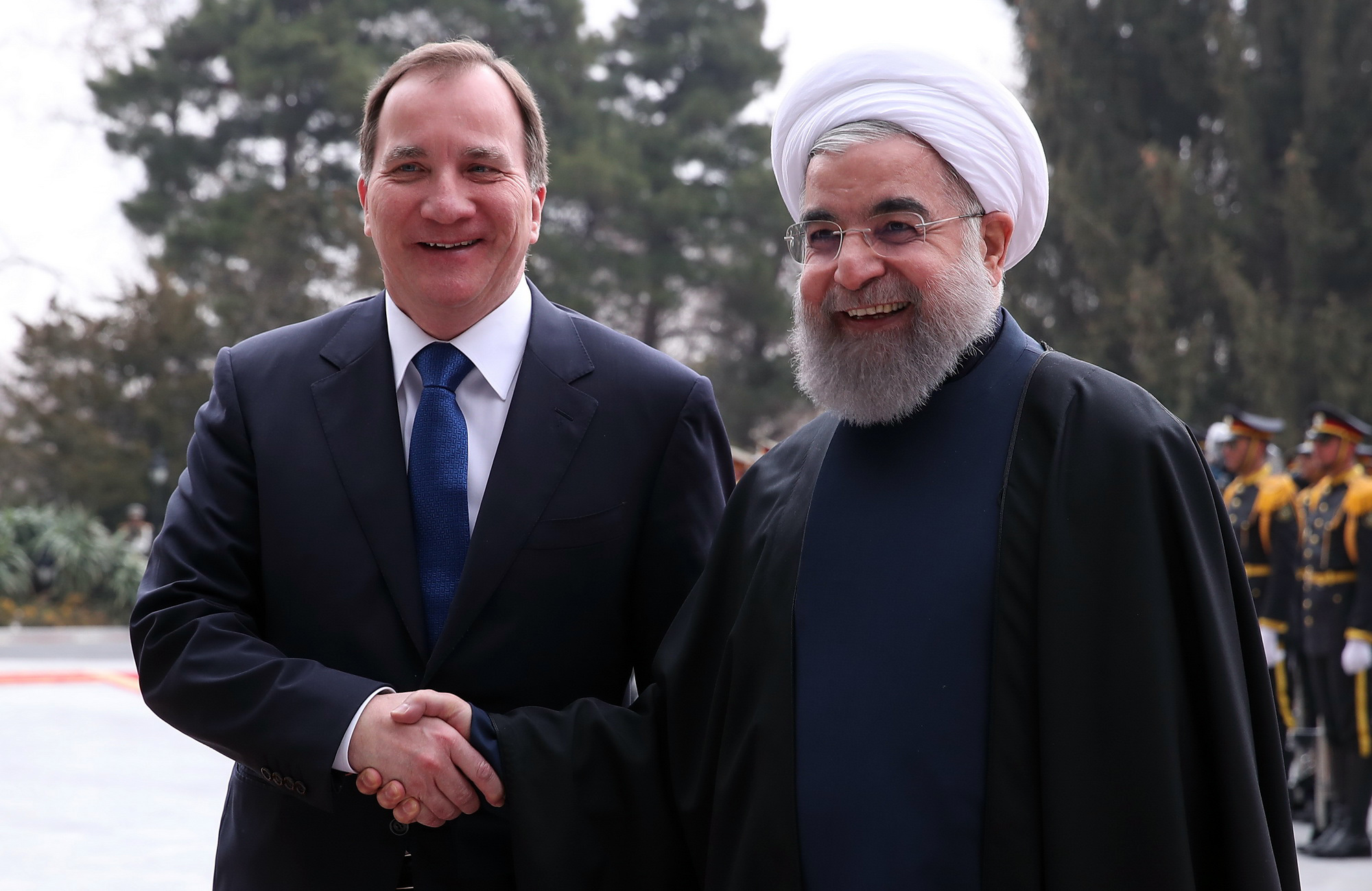 الرئيس الإيرانى حسن روحانى يرحب برئيس وزراء السويد كيل ستيفان لوفن