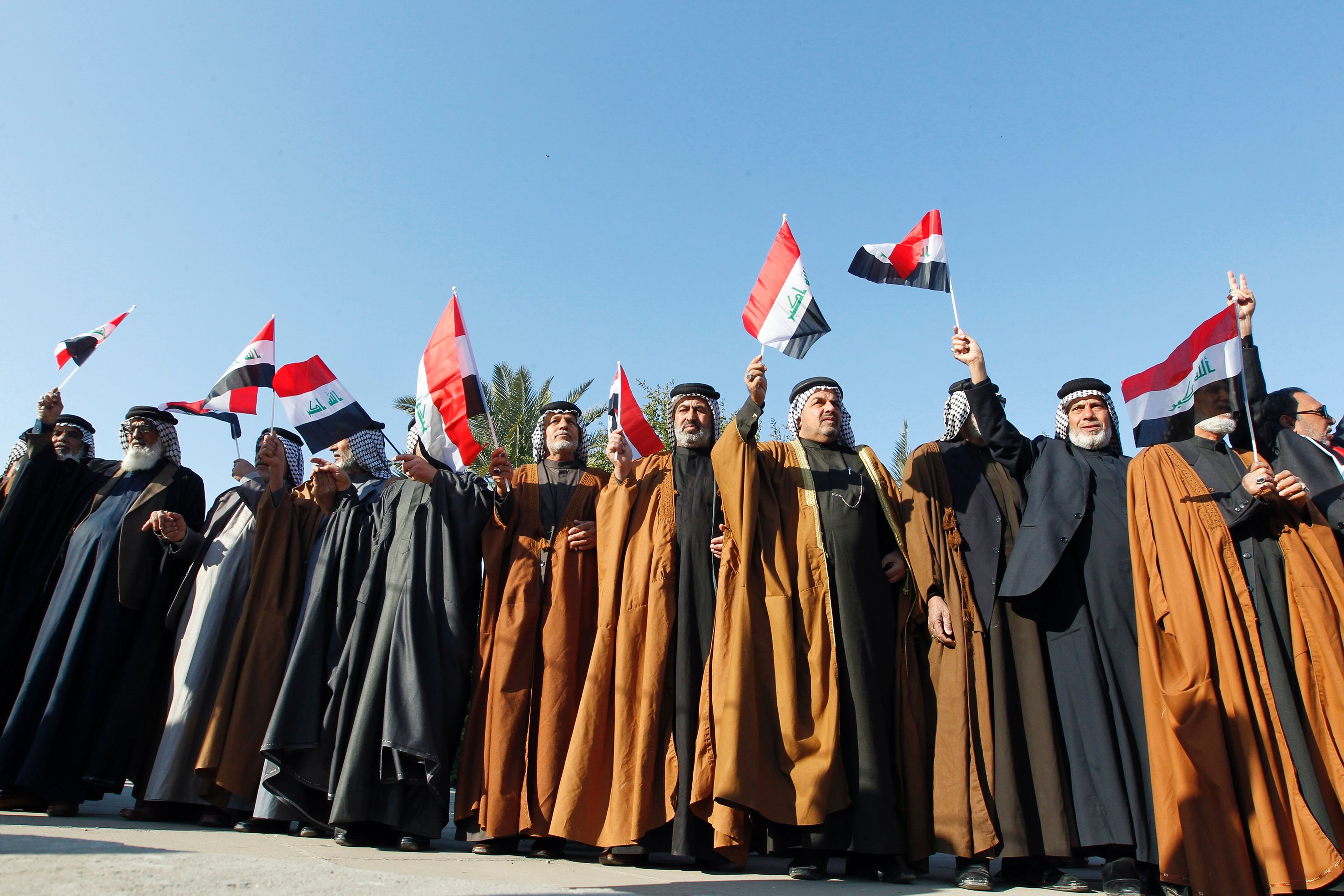 متظاهرو التيار الصدرى فى ساحة التحرير وسط بغداد