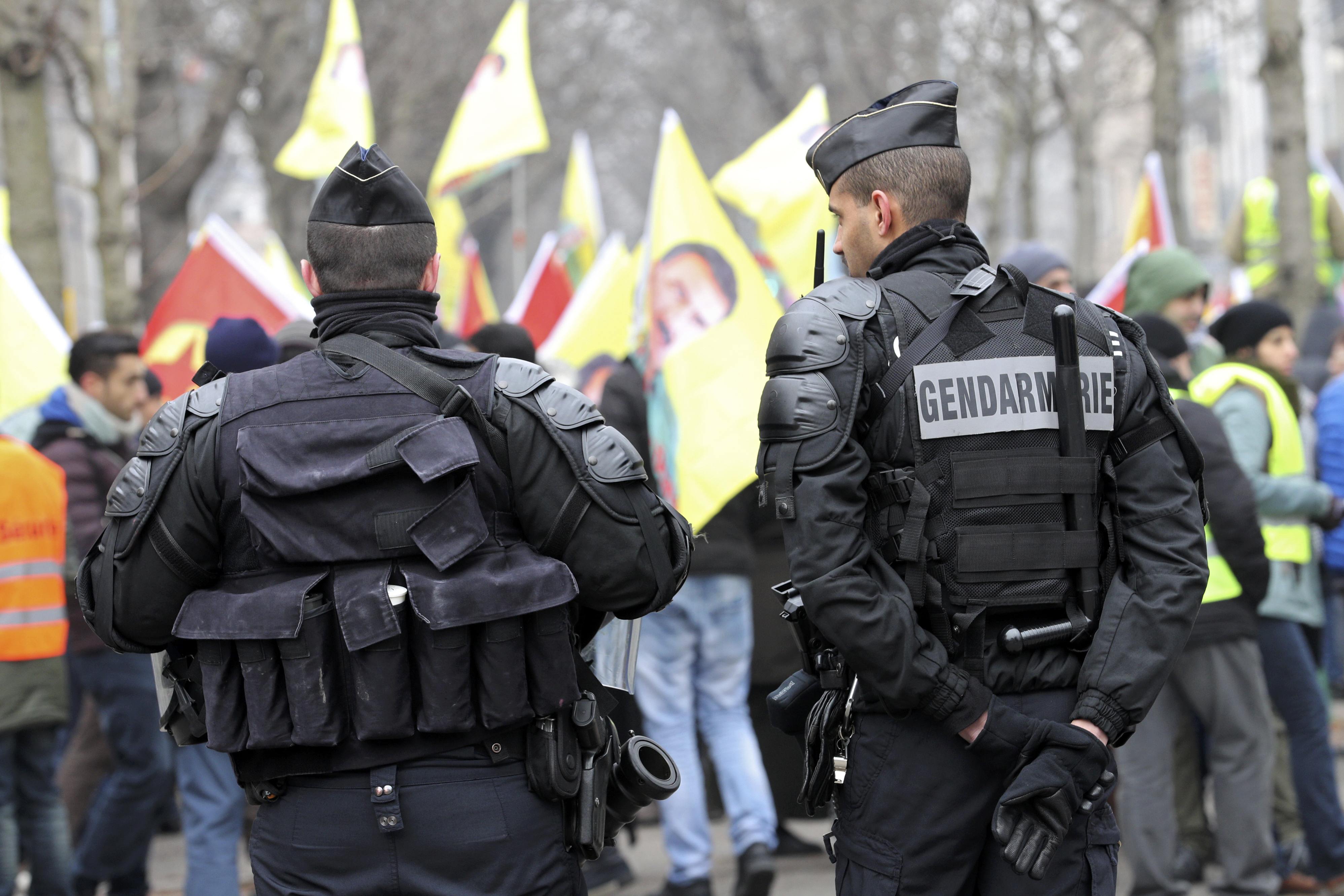 الشرطة الفرنسية تؤمن محيط مظاهرات دعم الزعيم الكردى عبد الله أوجلان