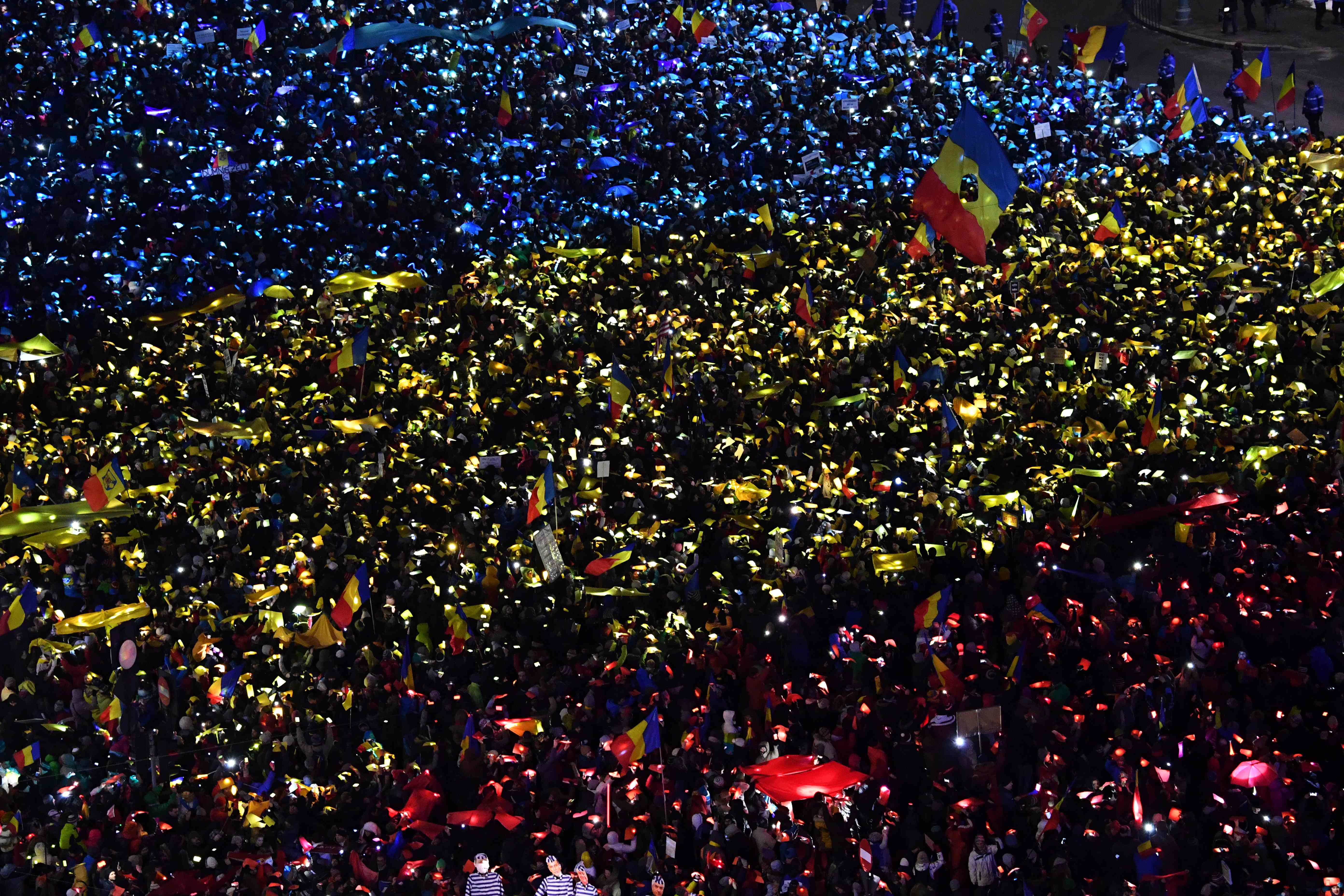 الآلاف فى رومانيا فى الشوارع ضد الحكومة