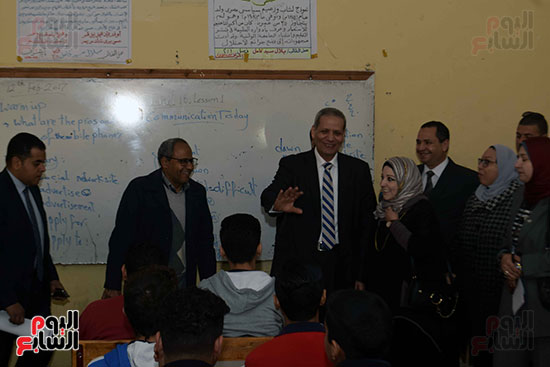 جولة وزير التعليم بالمدرسة الخديوية (21)