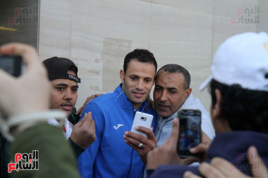 وصول بعثه الزمالك مطار القاهرة (21)