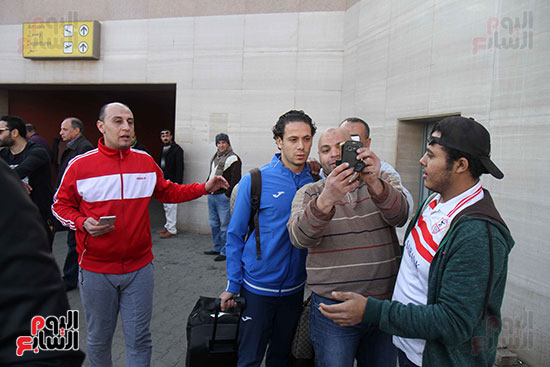وصول بعثه الزمالك مطار القاهرة (24)