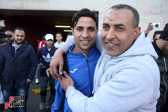 وصول بعثه الزمالك مطار القاهرة (32)