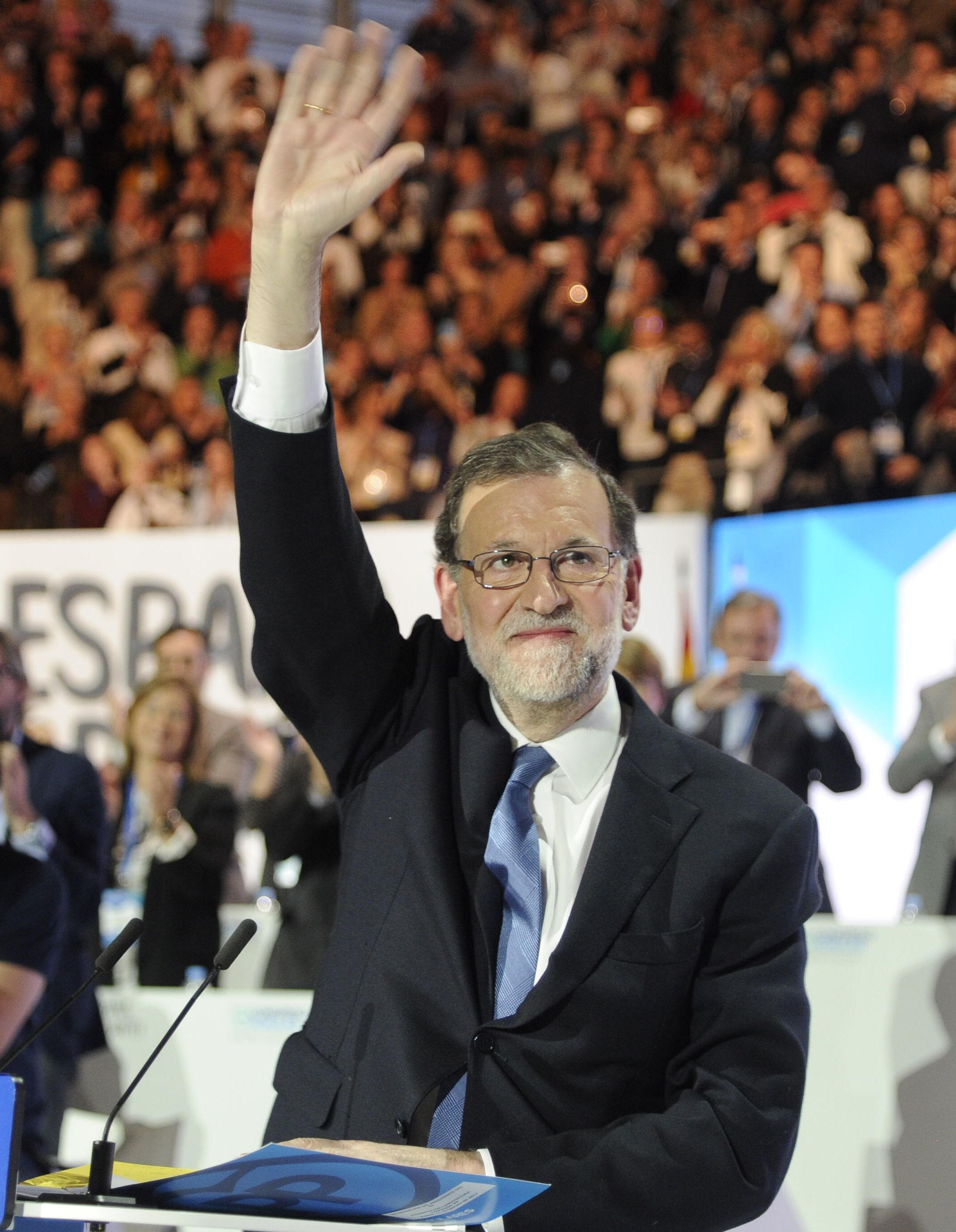 أعيد انتخاب رئيس الوزراء الاسبانى ماريانو راخوى  على رأس الحزب الشعبى المحافظ فى إسبانيا