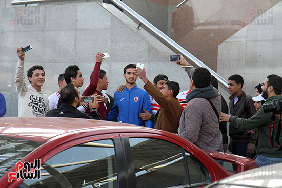 وصول بعثه الزمالك مطار القاهرة (37)