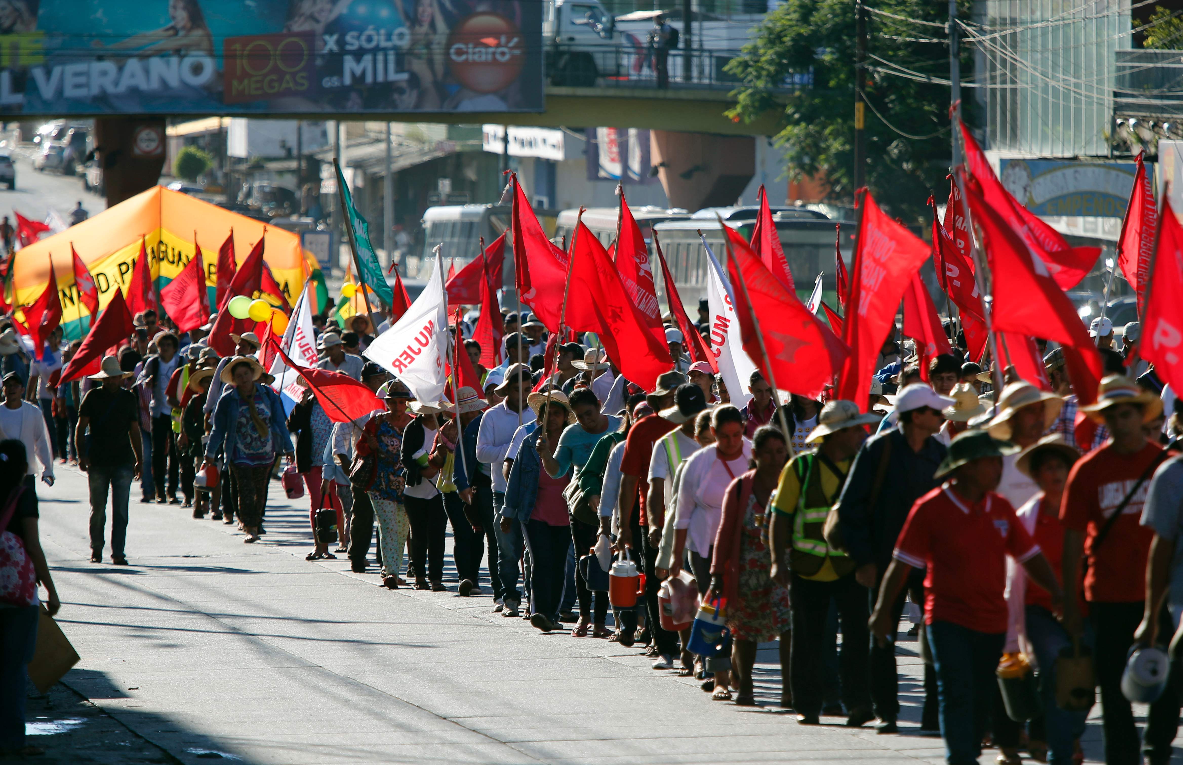 مسيرة حاشدة تطالب باستقالة رئيس باراجواي