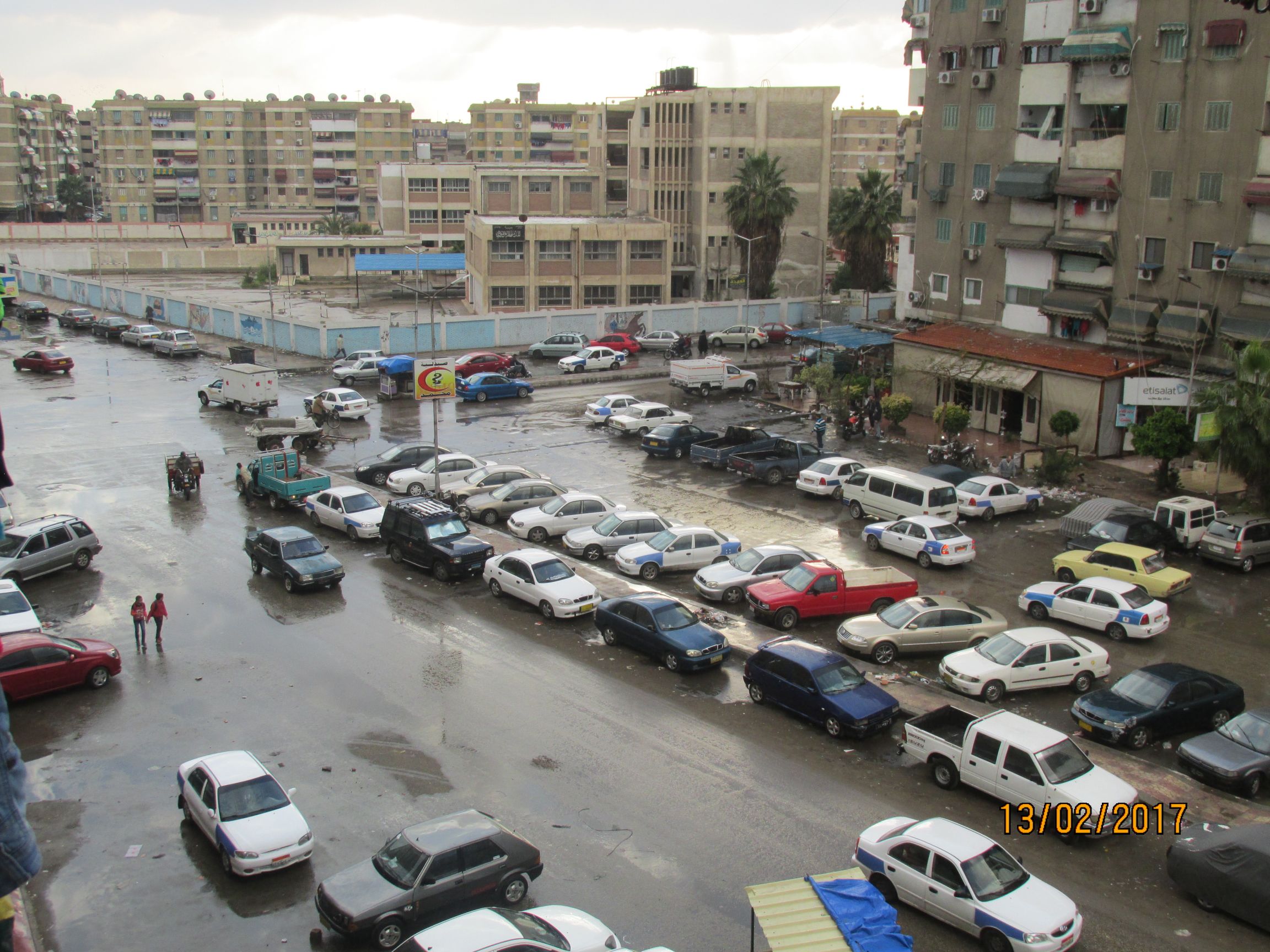 الهدوء يسود الشوارع بعد سقوط مطار غزيرة
