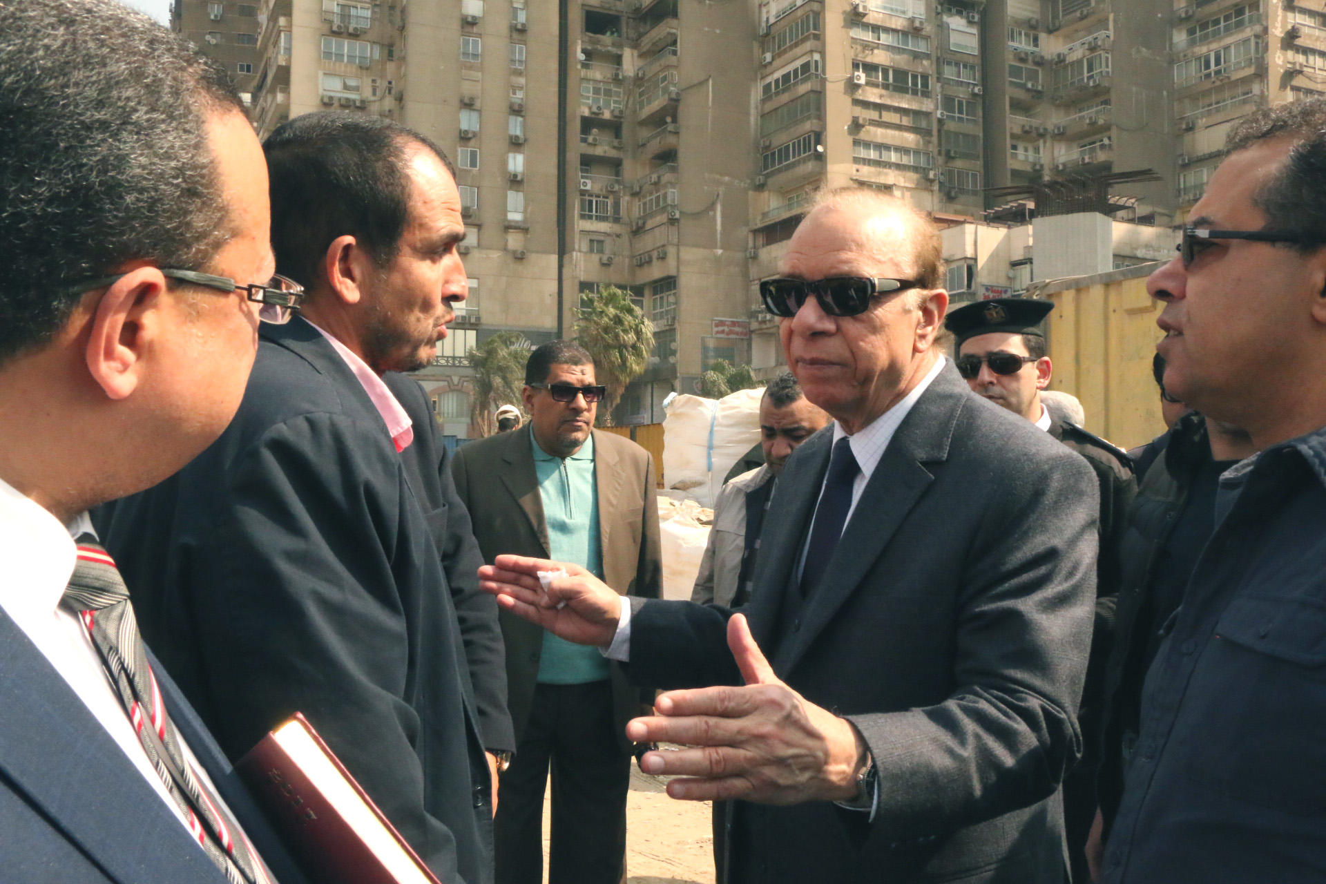 محافظ القاهرة يتفقد الاعمال الجارية بمحور روض الفرج (2)
