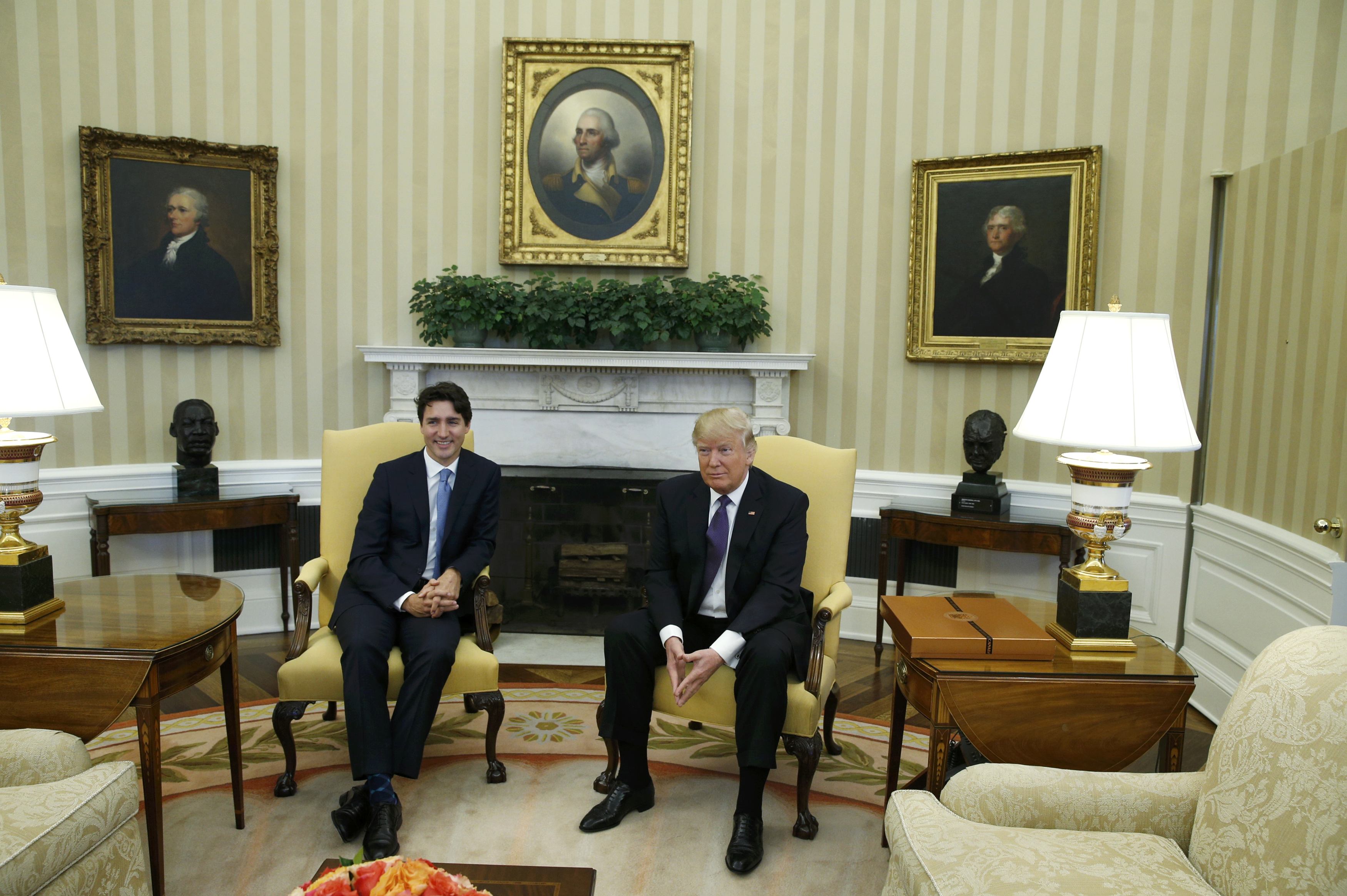 لقاء رئيس الوزراء الكندي ترودو بالرئيس الأمريكي