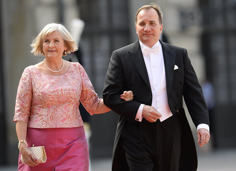 رئيس الوزراء السويدي ستيفان لويفين برفقة زوجته أولا
