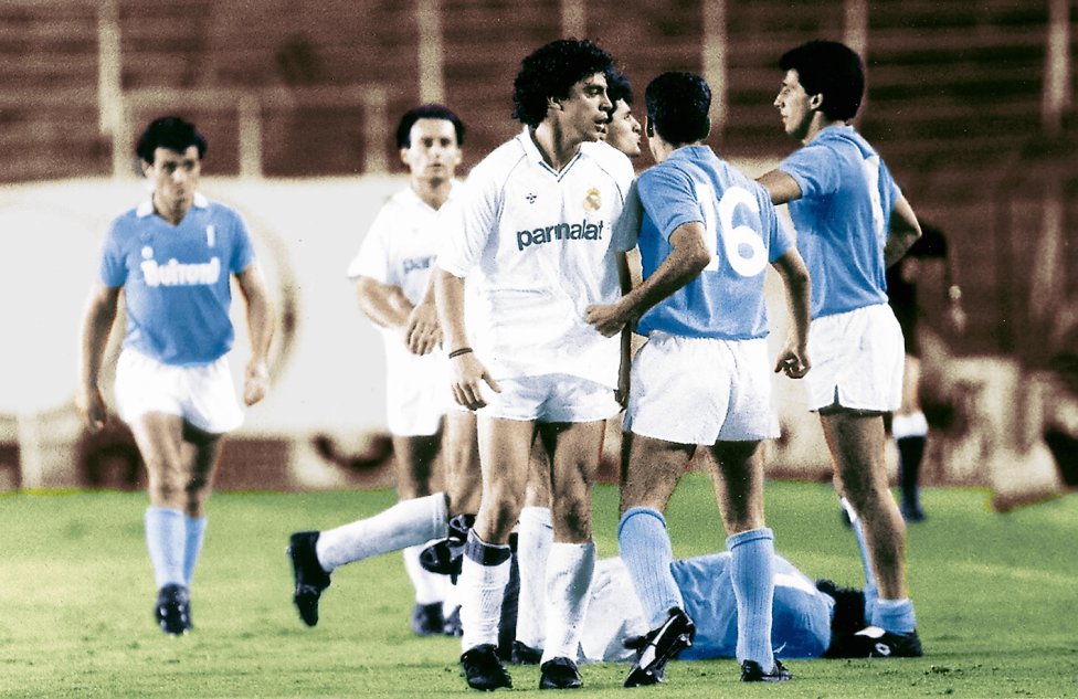 جانب من مباراة ريال مدريد ونابولى فى 1987