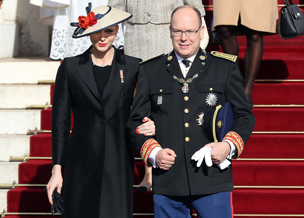 أمير موناكو ألبيرت الثاني برفقة زوجته الأميرة شارلين