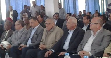 بالصور.. محلب يتفقد مواقع تنقيب الذهب بأسوان ويشدد على تقنين استخراجه