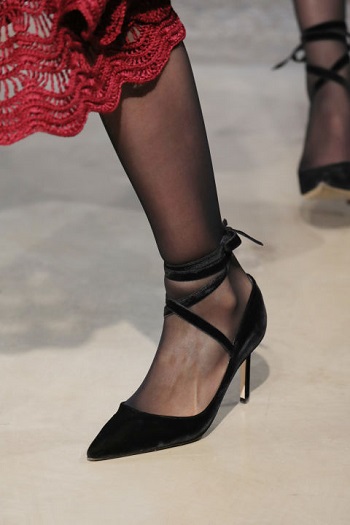 حذاء بسيط من تصميمات CAROLINA HERRERA