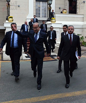 رئيس الوزراء يصل قاعة الجلسة العامة للبرلمان لعرض التعديل الوزارى (2)