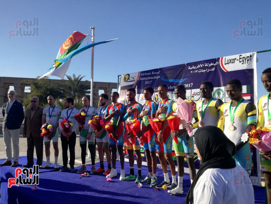 لحظة رفع علم أريتريا فى فعاليات البطولة للرجال