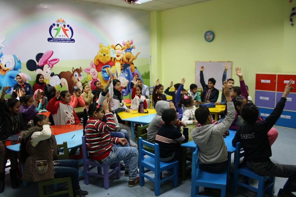مكتبة مصر العامة تنظم ورش تعليمية وتدريبية لأطفال الأقصر