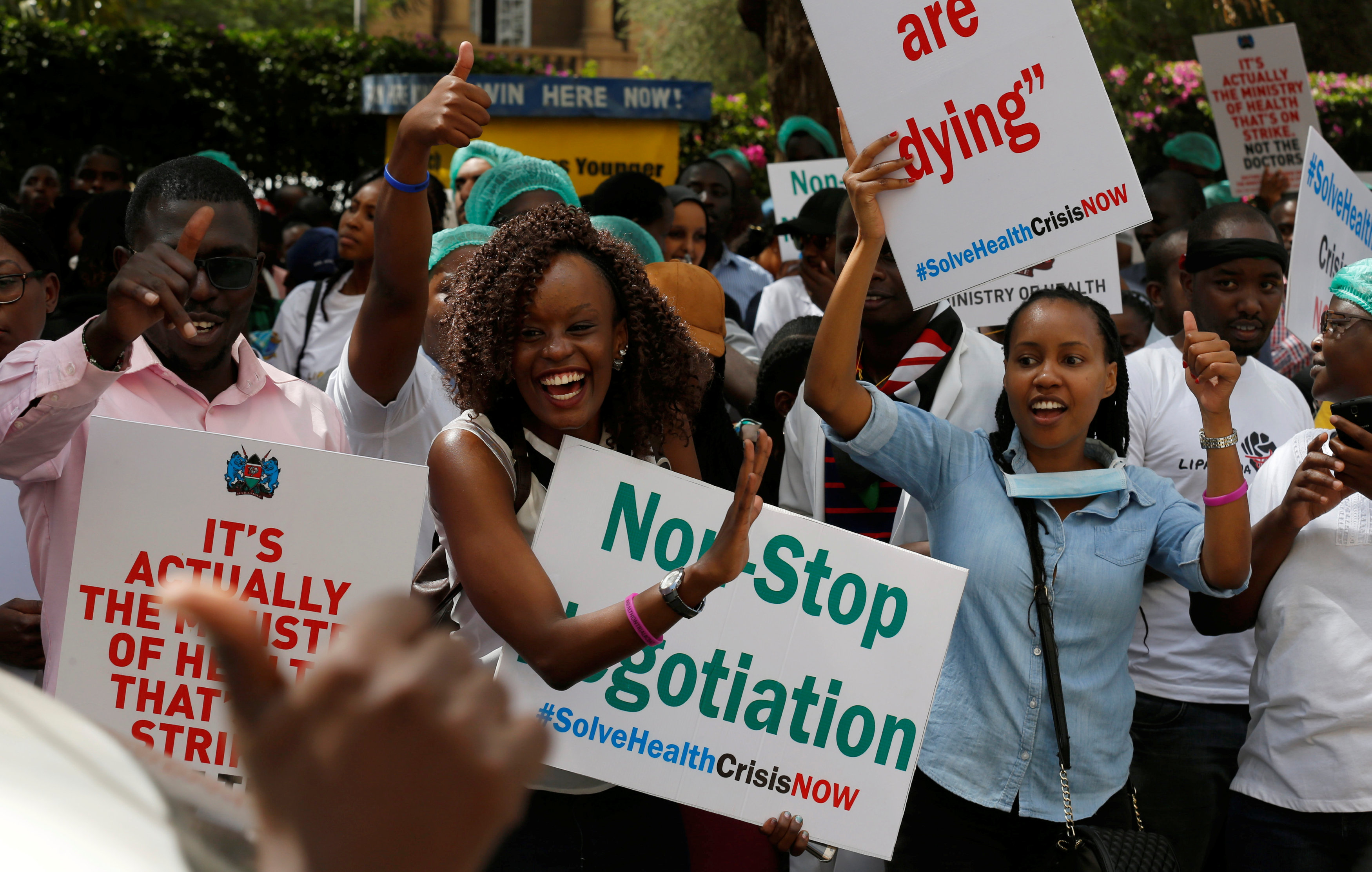 الأطباء فى كينيا يتظاهرون للمطالبة بتحسين ظروف العمل وزيادة الرواتب